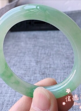 翡翠色手镯冰种圆条春带彩正圈贵妃玉镯少女妈款旺夫玉石手镯百搭