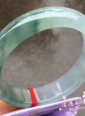 翡翠色玉石手镯女冰种油绿飘花女款玉石手镯简约款飘花玉石手镯女