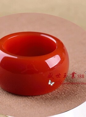天然红玉髓指环玉戒指