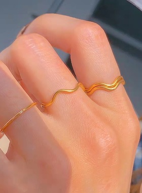 钛钢戒指 几何波浪素圈戒指女ins小众设计个性叠戴指环不掉色饰品