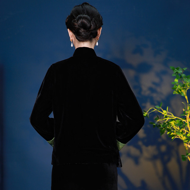 Triple door retro regular velvet splicing jacket Chinese style