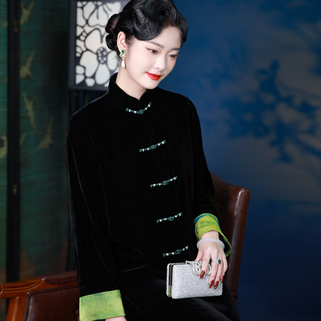 Triple door retro regular velvet splicing jacket Chinese style