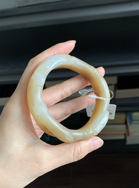 毛毛的翠//M 12783/和田玉糖白雕花手镯//56.7/1700