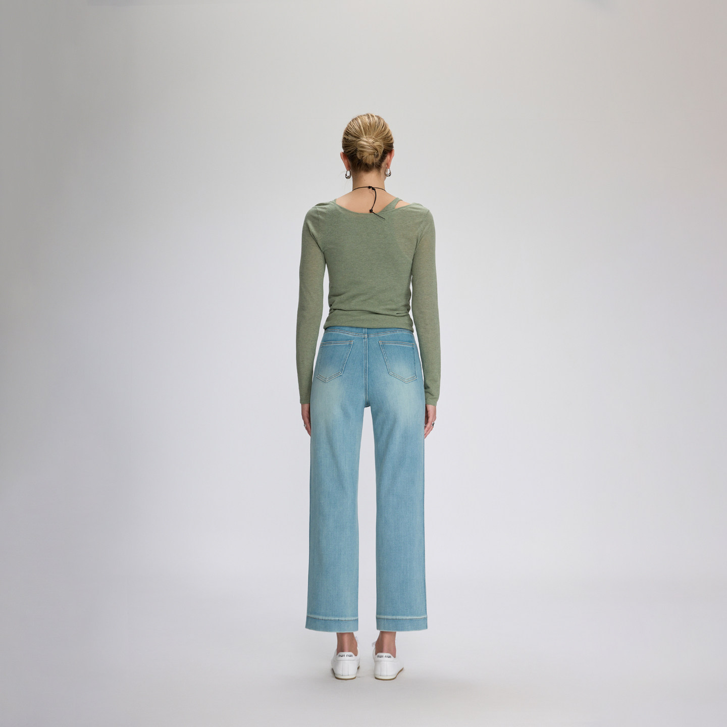 新款浅蓝窄版直筒裤女2026高腰修身三侧缝拼接通勤百搭牛仔九分裤,淘宝优惠券,粉丝福利购,淘宝优惠卷