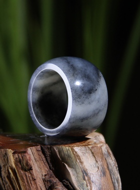 新疆和田玉青花籽料扳指戒指