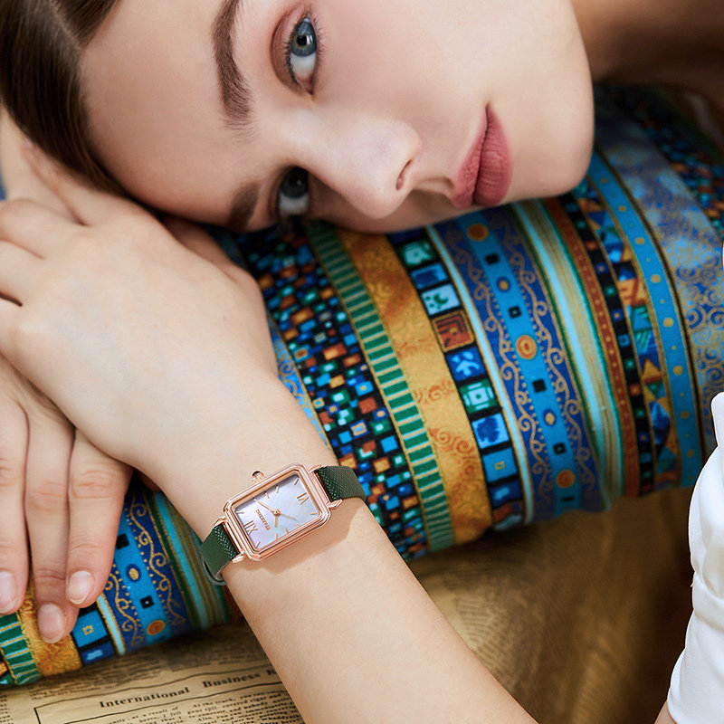 星皇表女士简约气质名牌风小绿表 starking国产腕表