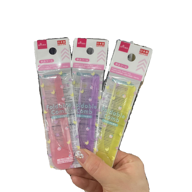 【现货】日本进口大创DAISO彩色折叠梳子香味便携折叠梳子旅行梳 - 图3