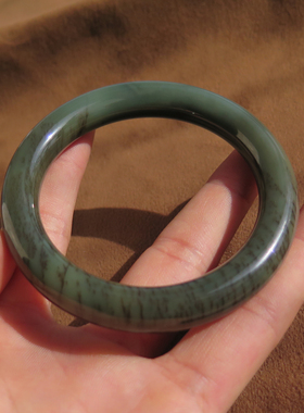 亏麻了方言和田玉精品新疆细腻油润沙枣青籽料草花57mm圆条手镯X5