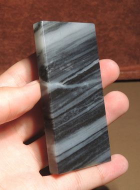 见一线天青花籽料平安无事牌