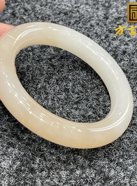 高品稀缺方言和田玉收藏级青海藕粉羊脂白玉双色内径57MM手镯S9
