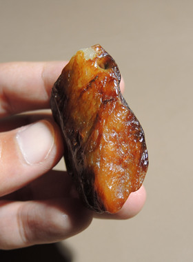 惊呆方言新疆和田玉老熟如酥红皮白肉戈壁料标本级原石玩料把件S6