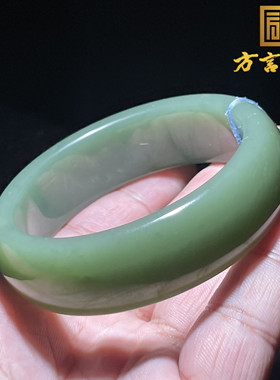 重磅方言和田玉收藏级俄罗斯老坑料深菠菜绿内径58MM宽条手镯S9