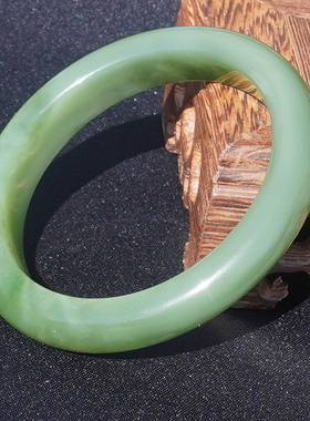 方言俄料碧玉鸭蛋青过渡阳绿手镯