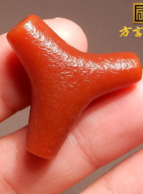 复古红玛瑙岁月高油包浆三通吊坠