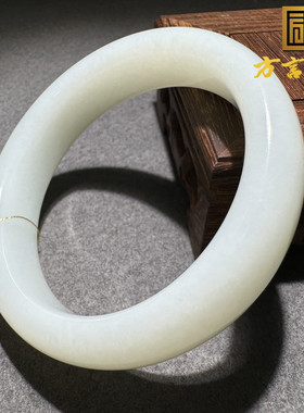 震惊方言精品新疆和田玉于田料油润细腻羊脂白玉卡60mm轮胎手镯S