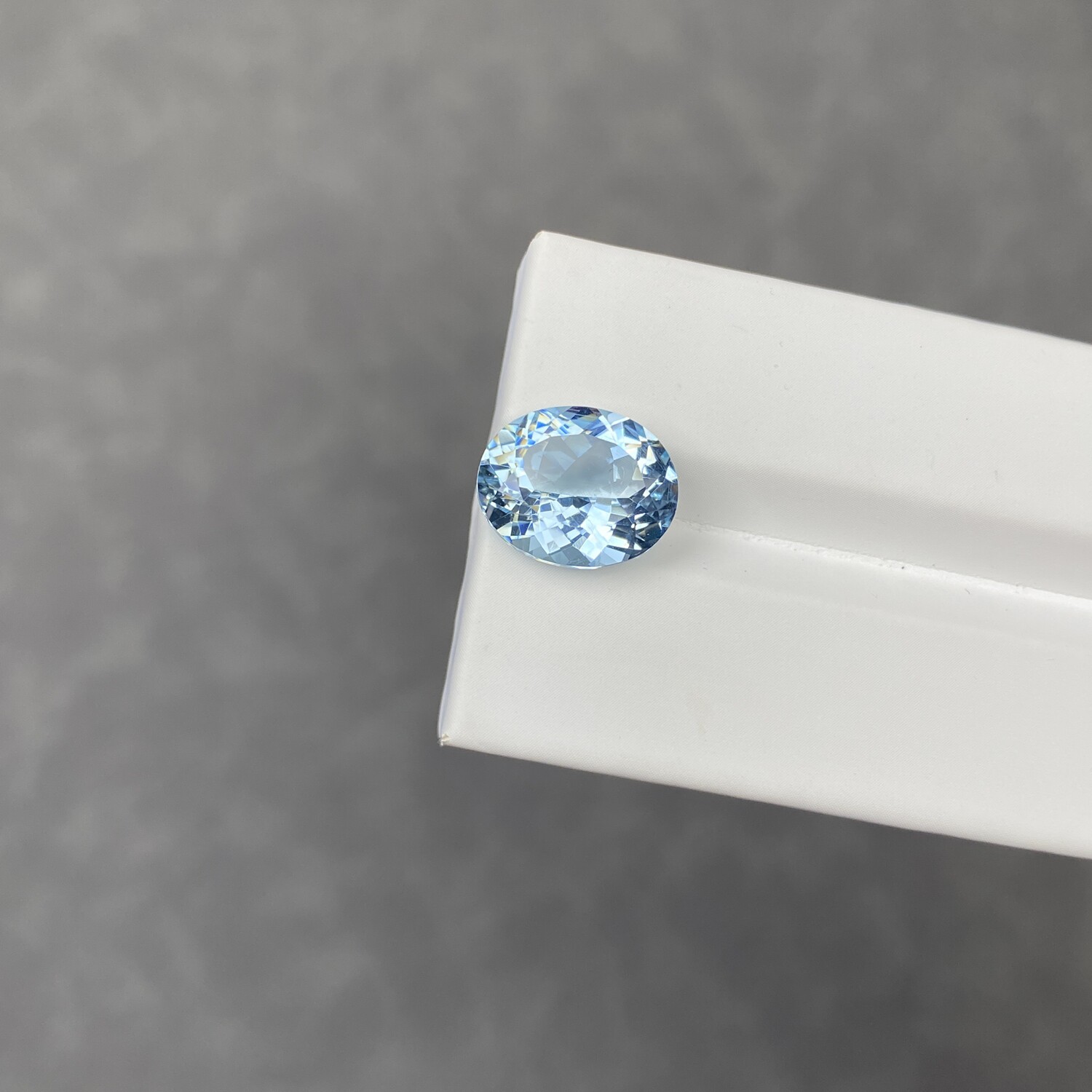 Large 5.54 carat natural Santa Mara aquamarine oval