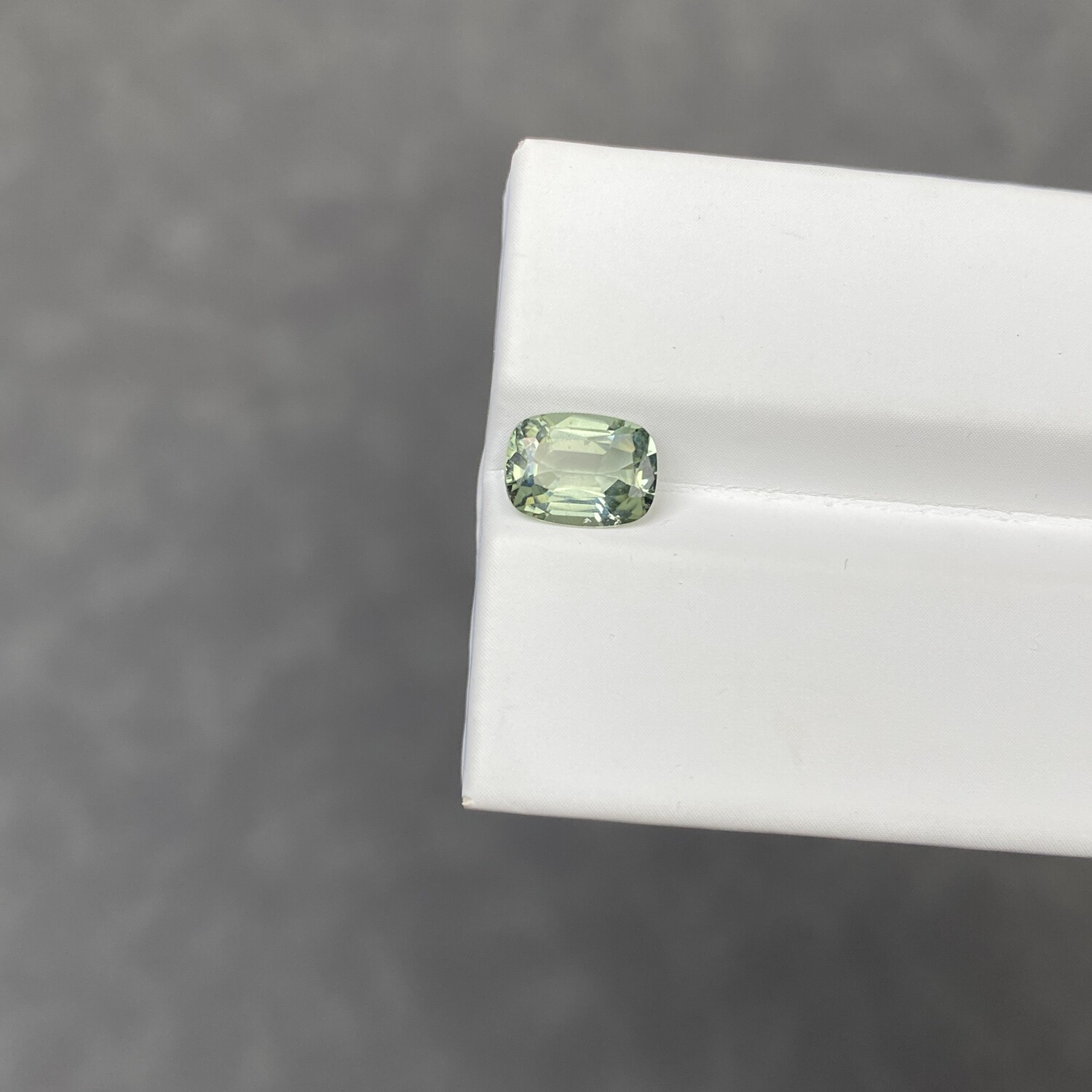 1.3 carat natural green tourmaline bare stone cushion-shaped ring with clean and transparent inlaid pendant ring jewelry with certificate for women
