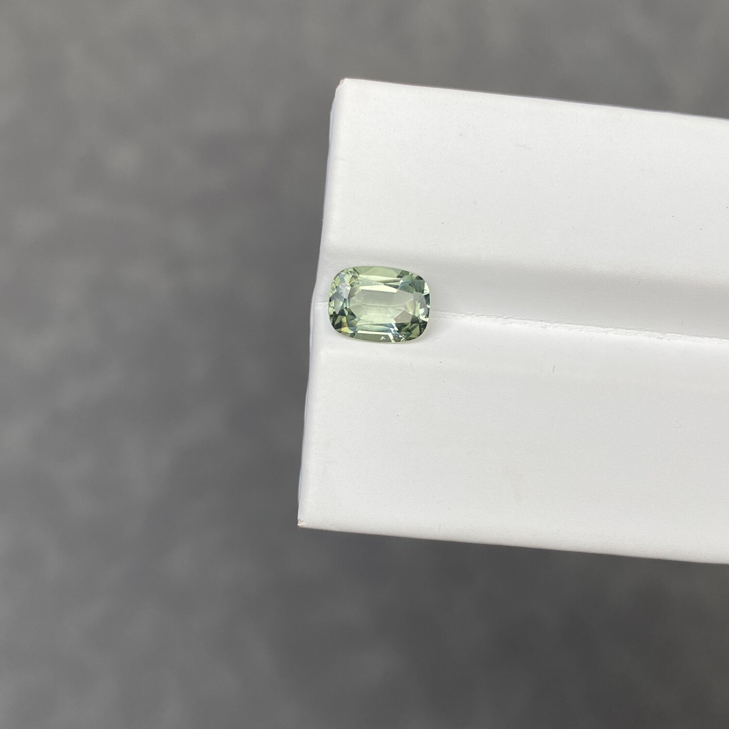 1.3 carat natural green tourmaline bare stone cushion-shaped ring with clean and transparent inlaid pendant ring jewelry with certificate for women