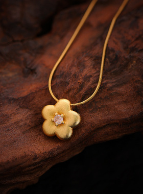 金店同款沙金点钻拉丝小金花项链吊坠仿黄金磨砂富贵花朵挂坠通孔