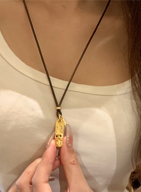 錾刻点钻萌宠小金条吊坠项链女