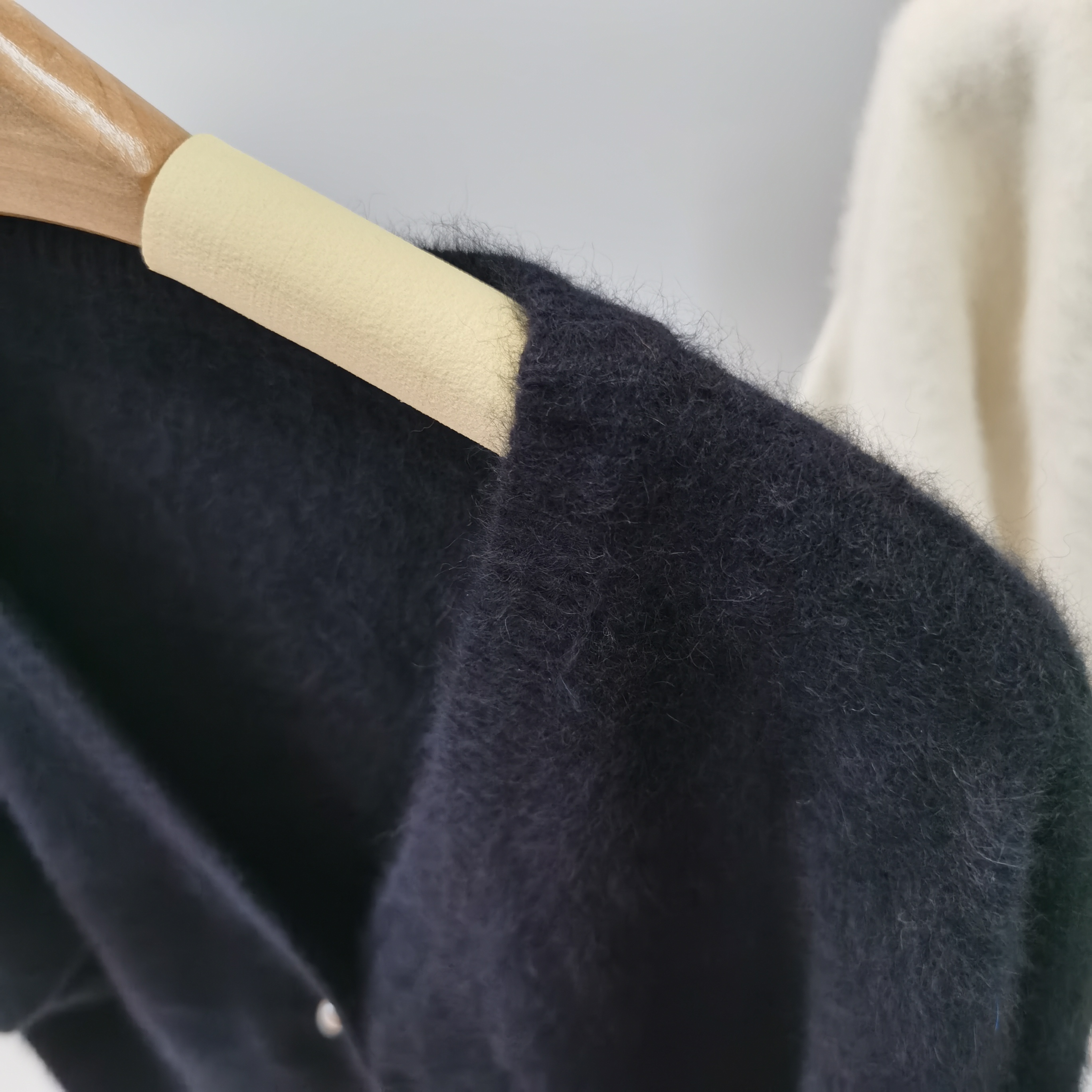 小云朵轻奢小皮草宽松V领软糯篷松狐狸绒针织开衫外套女