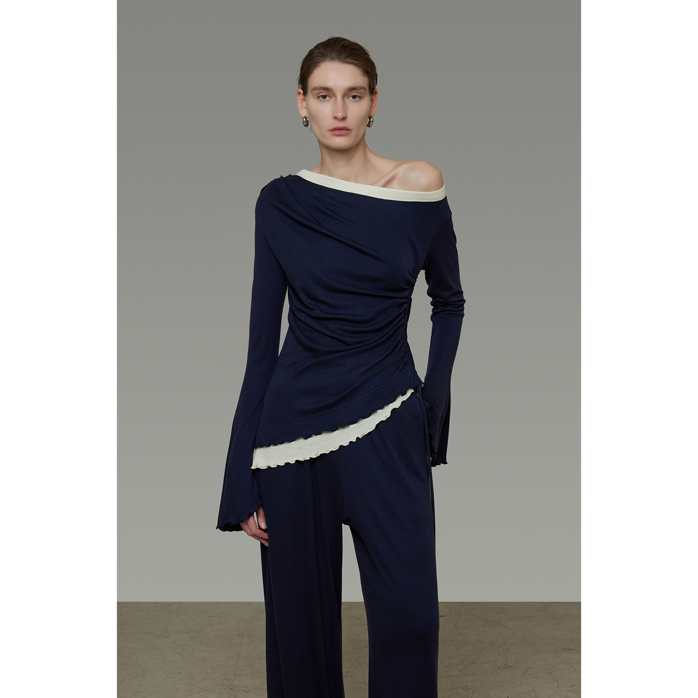 UNSPOKEN时尚休闲套装女春季撞色斜肩针织衫休闲裤垂感半裙三件套,淘宝优惠券,粉丝福利购,淘宝优惠卷