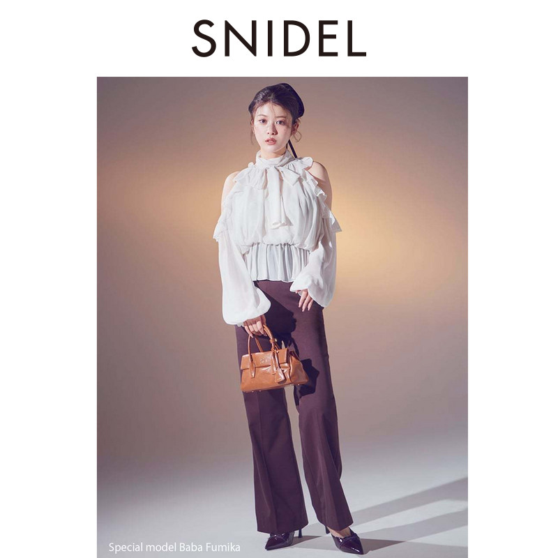 SNIDEL2025秋冬新品甜美荷叶边露肩压褶蝴蝶结系带衬衫SWFB255028,淘宝优惠券,粉丝福利购,淘宝优惠卷