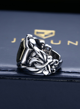 富贵鹿s925银复古做旧盾牌指环