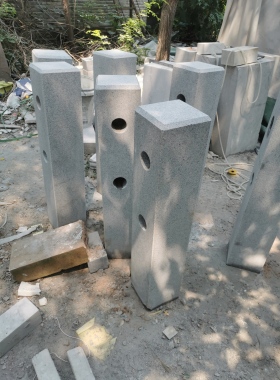 花岗岩芝麻灰栏杆柱市政大理石路牙石芝麻白路缘石道牙石