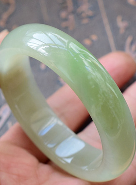 女生54小圈口正宗a货纯天然带翠和田玉阳绿色翠青玉手镯子带证书