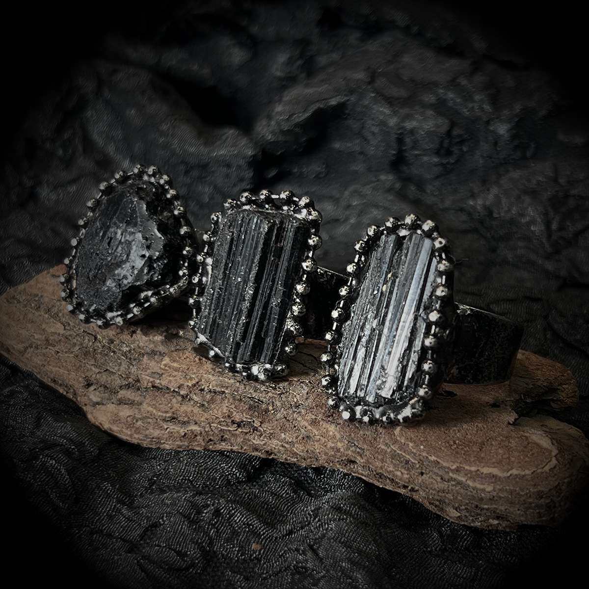 Retro style natural black tourmaline amorphous opening electroplated ancient silver adjustable exaggerated personality European and American ring