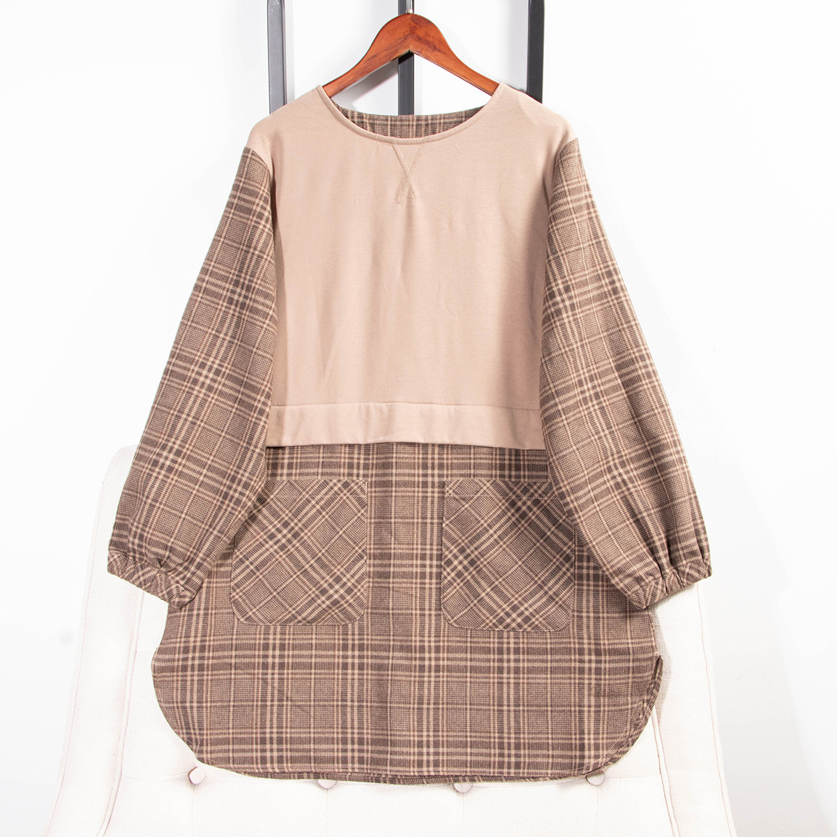 日单秋冬新款休闲文艺百搭撞色拼接圆弧摆加绒假两件连衣裙31563,淘宝优惠券,粉丝福利购,淘宝优惠卷