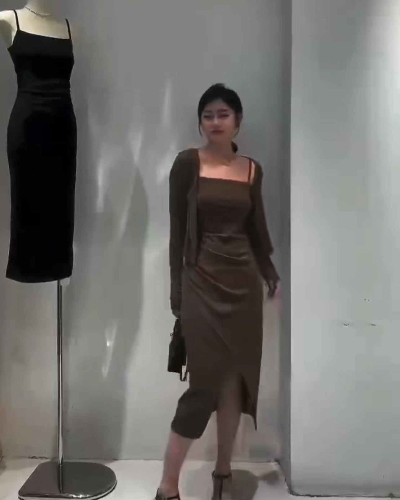 小众开叉性感吊带连衣裙女两件套开衫长袖长裙辣妹高品质早春套装,淘宝优惠券,粉丝福利购,淘宝优惠卷