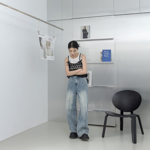 QUEENSHOP 2026春夏新品女装复古水洗剪接低腰牛仔裤04011821 - 图1