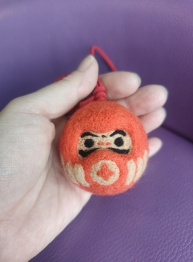 [羊毛毡达摩挂件]手工羊毛毡成品，红色达摩平安转运带红色挂绳