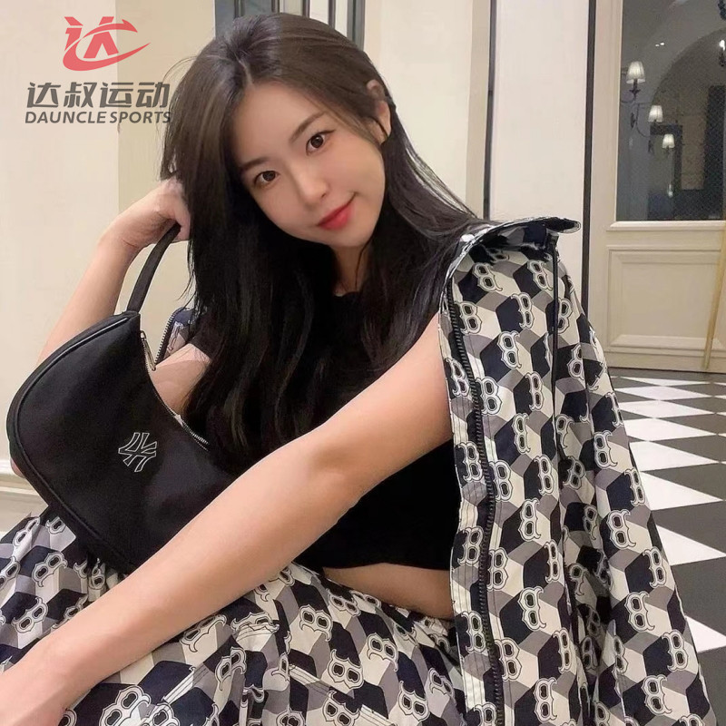 MLB情侣休闲外套男女复古老花满标印花连帽防风运动茄克3AWJM5324,淘宝优惠券,粉丝福利购,淘宝优惠卷