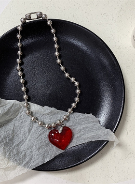 甜酷辣妹风红色爱心项链女锁骨链choker颈链配饰高级感2025年新款