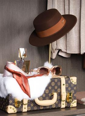 衣帽间装饰品轻奢风女士衬衫摆件