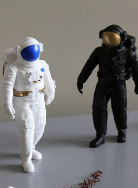 简约书架宇航员树脂摆件