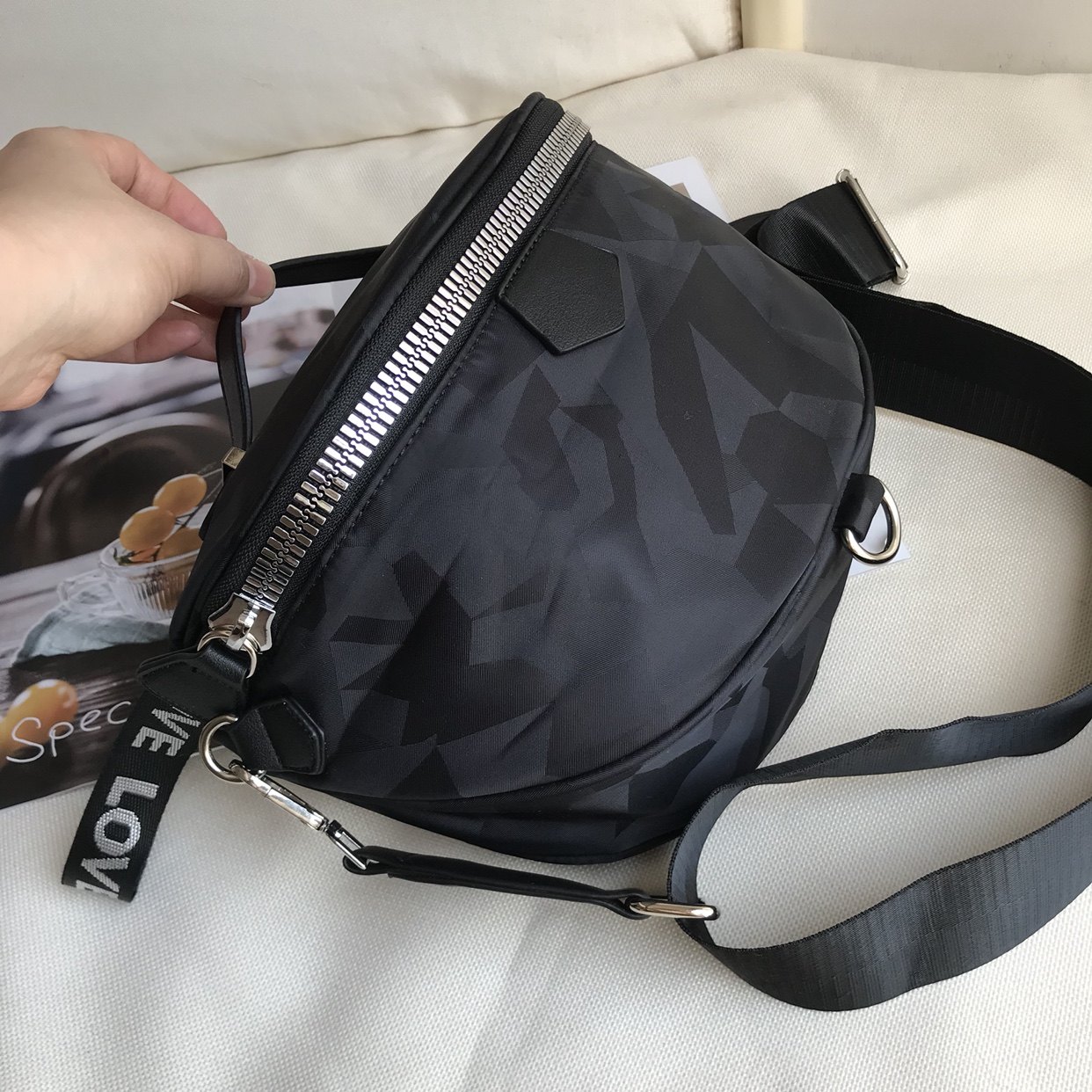 超火马鞍包新款尼龙牛津布复古胸包女港风迷彩休闲外贸单肩斜挎包,淘宝优惠券,粉丝福利购,淘宝优惠卷