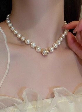 磁吸扣珍珠项链法式高定锁骨链太古里重工轻奢高级项链女