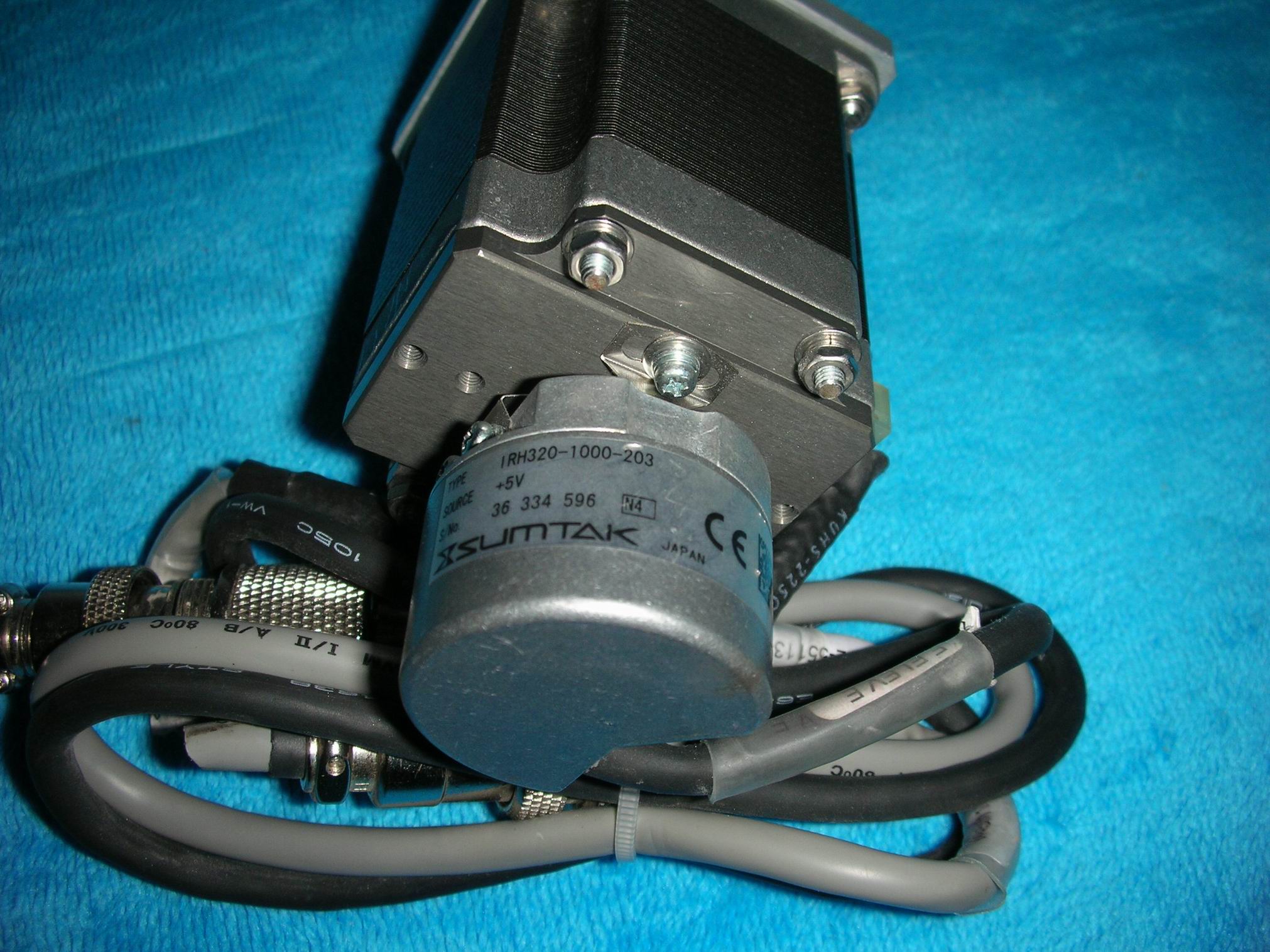 SANYO 103H6704-0710 + IRH320-1000-203 询价 - 图1