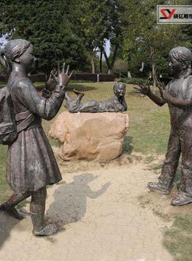 热销童趣景观小孩滚铁环民俗小品人物雕塑玻璃钢广场公园主题铸铜