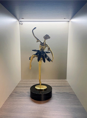 热销现代装饰风芭蕾舞蹈女孩铜摆件客厅酒柜餐边柜电视柜水晶跳舞
