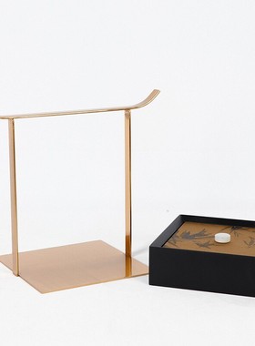 样板房间客厅电视柜创意提盒摆台高级感宋代美学软装中古提篮摆件