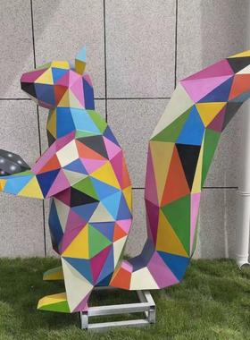 雕塑彩色松鼠不锈钢几何块面动物抽象猫编织金属户外绿地景观摆件