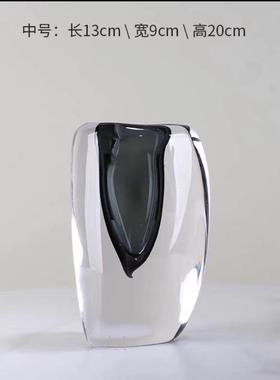 极简意简约现代轻奢烟灰色玻璃透明式客厅餐桌电视柜旁花瓶插花