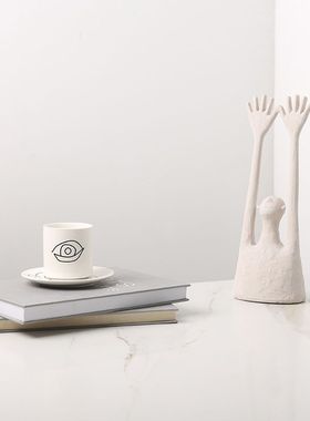 热销旧极简复古树脂做创意举手人摆件样板间民宿客厅设计师家居装