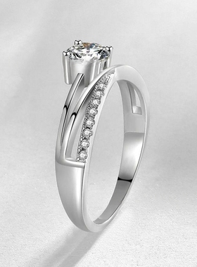 其他女银时尚交叉款戒指莫桑石