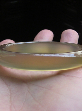 天然巴西玛瑙手镯/秀细加厚款/原色无忧化/香槟色/强荧光玉髓2124